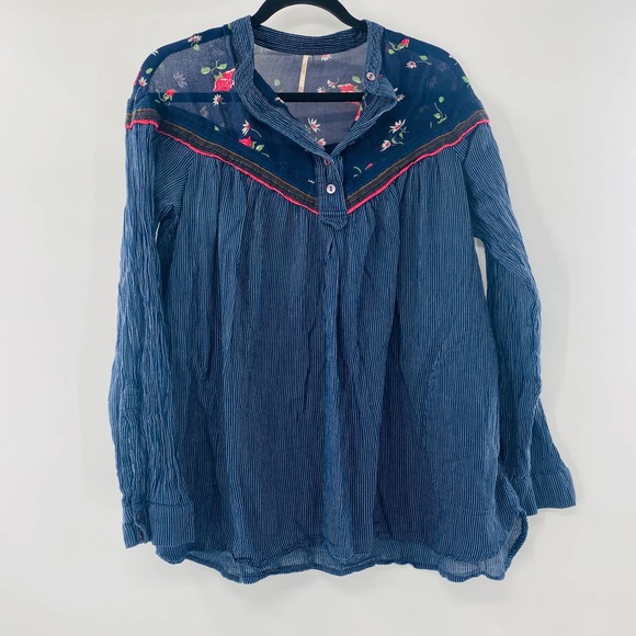 Free People Hearts and Colors Blue Floral Striped Oversized Top Size XS - Picture 5 of 10
